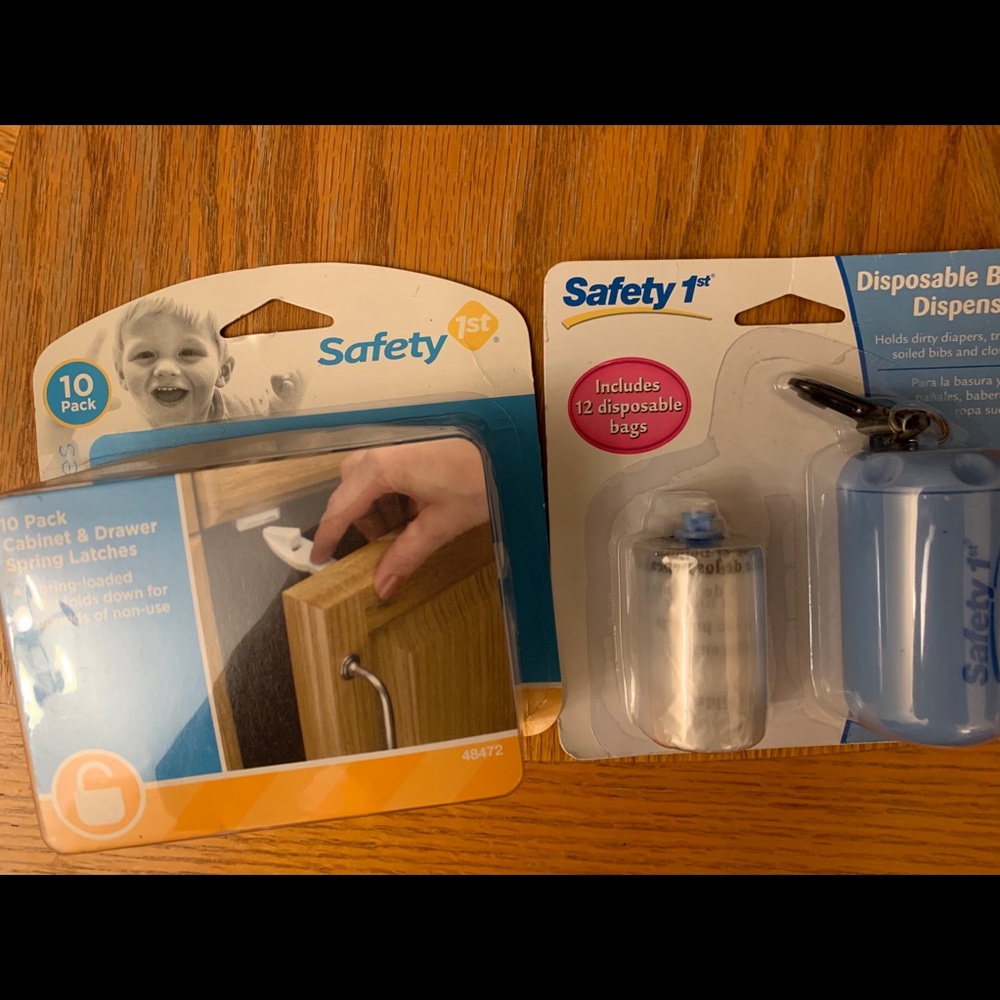 Lot of Safety 1 cabinet latches and bags